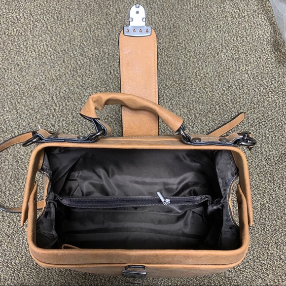 Brand new massager/ satchel - Picture 4 of 5